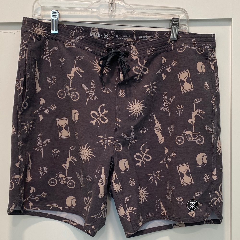 Roark “ the chiller” board short. Worn only twice.